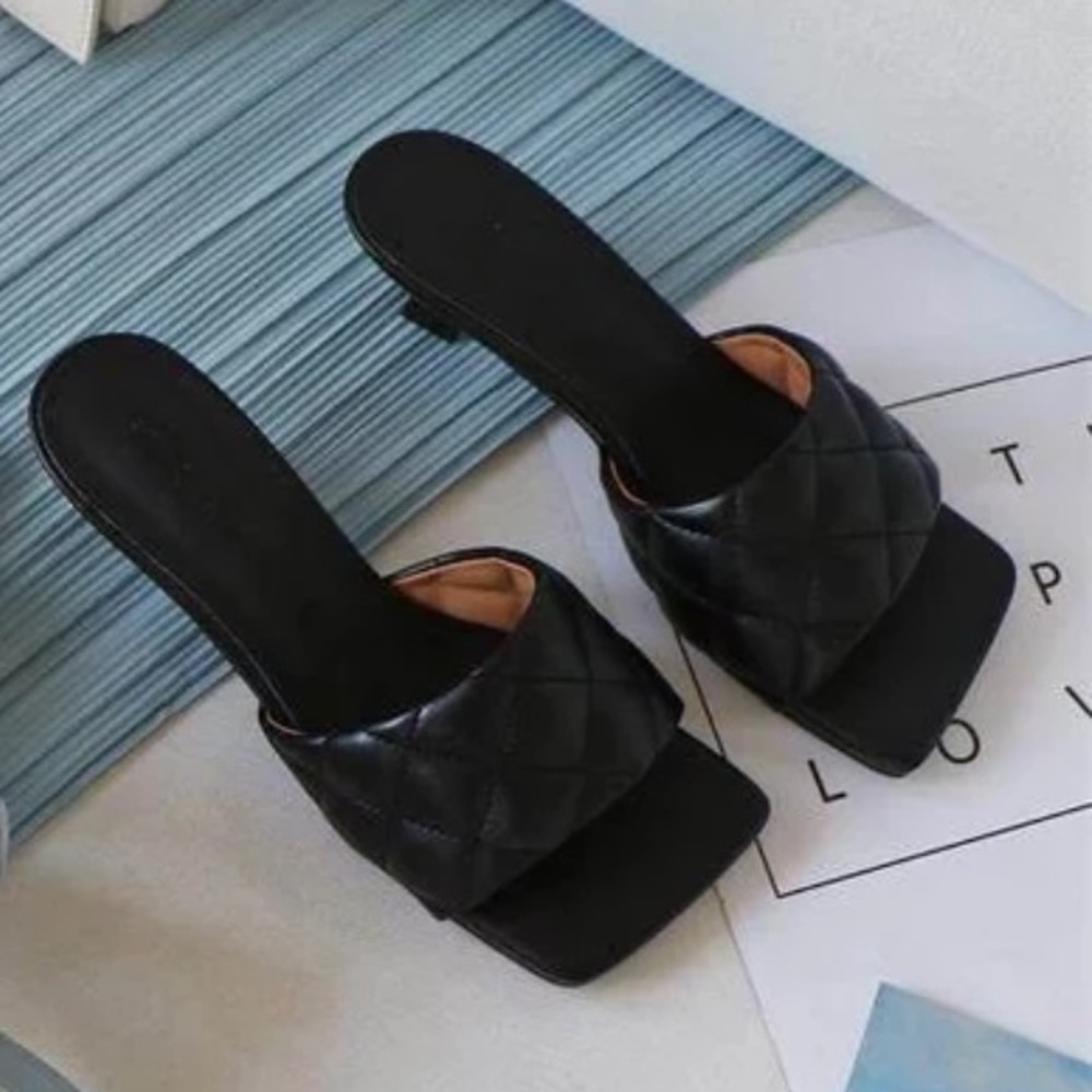 Quilted heel sandals